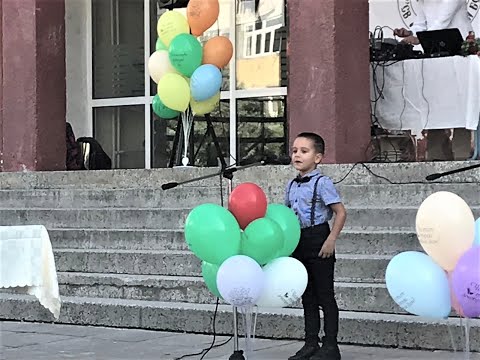 Видео: Боби е първокласник !