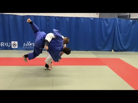 Видео: Дзюдо. Офигенная подсечка. Дзюдо броски. Judo. Ashi waza. Judo throws.Unbelievable Judo Throw