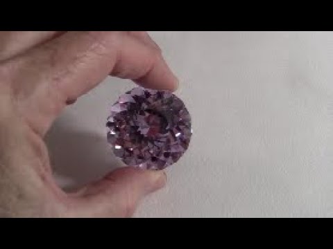 Видео: Огранка драгоценного камня YAG.