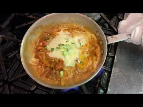 Видео: Ютика Чикен Риггис