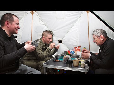 Видео: ТРОЕ В ПАЛАТКЕ 4 ДНЯ! УЕХАЛИ НА СЕВЕР. РУСЛАН ГОТОВИТ УХУ.  ПЕЧОРСКИЕ КАНИКУЛЫ. Часть 2