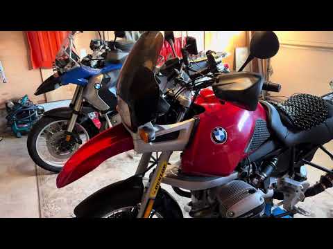 Видео: Ждём. BMW r1100gs . Скоро выезд.