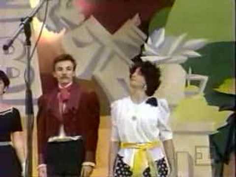 Видео: КВН НГУ 1993 полуфинал, приветствие.