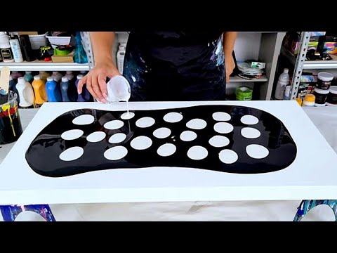 Видео: Я сделал это! Успех! Смешивание перламутровых цветов работает! - Эксперимент с акриловым искусством