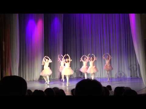 Видео: ДШИ им. Рихтера. Отчетный концерт 2017. Tempo di Menuetto.