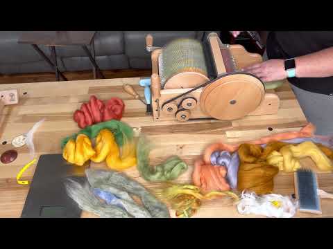 Видео: Кардочесание художественного батиста в барабане с использованием оттенков и тонов — осенний урожай!