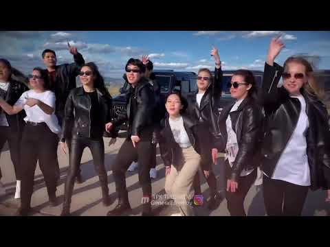 Видео: 33 гимназия г. Улан-Удэ снимает клип «Валим на гелике»