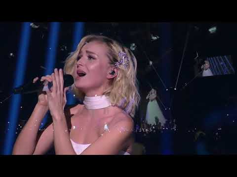 Видео: Полина Гагарина - Колыбельная (Live at Мегаспорт)