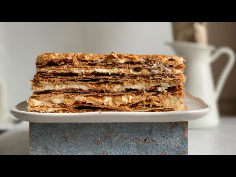 Видео: Торт Наполеон: рецепт торта с тысячей хрустящих слоев и карамелью или Наполеон - часть 4