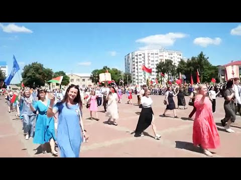 Видео: ВСЕМ! ВСЕМ! ВСЕМ! КАК КАЛИНКОВИЧИ ДЕНЬ НЕЗАВИСИМОСТИ ОТМЕЧАЛИ