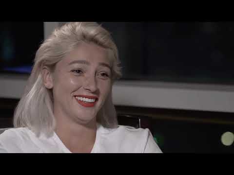 Видео: КОЛХОЗНИЦА НАСТЯ ИВЛЕЕВА / ОБЗОР