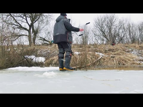 Видео: Рыбалка на Западной Двине в Феврале|Последний лед 22 ...