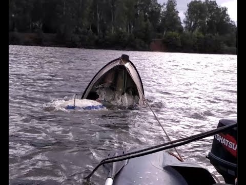 Видео: Подъем затонувшей лодки LAKER 410