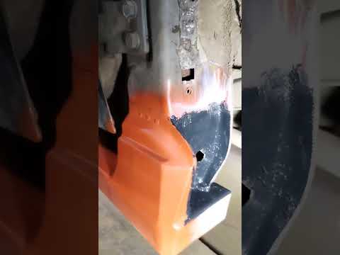 Видео: Замена порогов уаз патриот на профильную трубу.