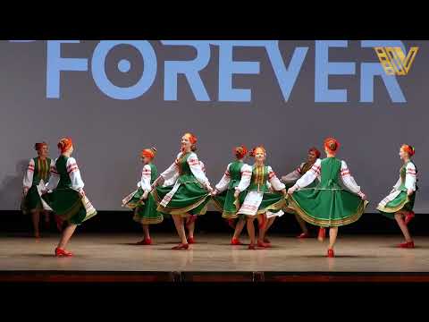 Видео: Folk dance - LYAVONIKHA. Dance Ensemble KOLYADA / Народный танец - ЛЯВОНИХА. Ансамбль танца КОЛЯДА