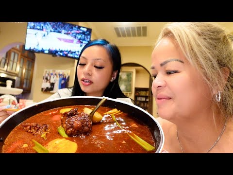 Видео: обзор мам, готовящих еду прямо у нее на глазах😂