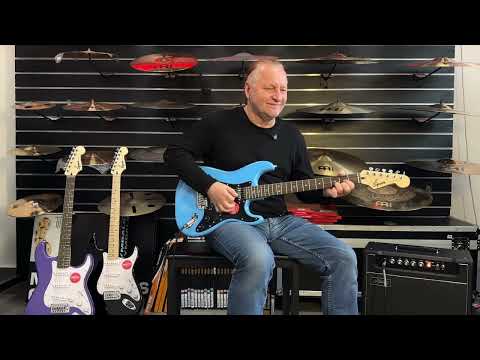 Видео: Обзор элекрогитары Squier Sonic Stratocaster 🎸 #обзор #обзоргитары