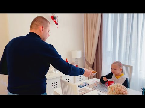 Видео: ВЛОГ Обычный день нашей семьи ! Алиса опаздывает на занятия