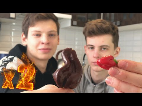 Видео: Острота против двух молодых. "Black Congo" и "Trinidad Scorpion Giant Cardy red"