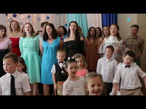 Видео: Прощальная песня родителей на выпускном утреннике в детском саду