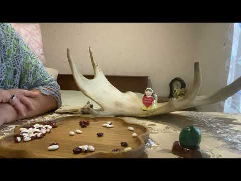 Видео: [ГАДАНИЕ НА БОБАХ] Что думает о Вас мужчина