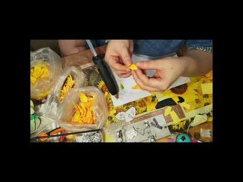 Видео: Мастер-класс Подсолнухи из фоамирана. 1 часть.