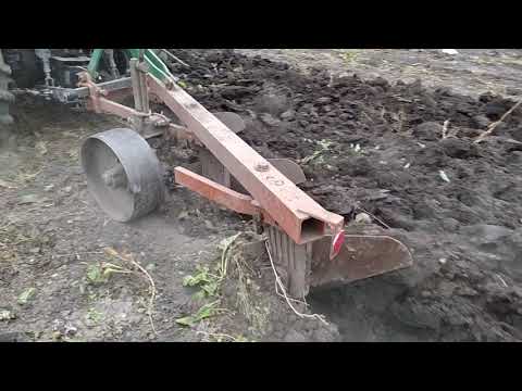 Видео: lovol 504 оранка плугом 3-35.