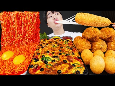 Видео: ASMR MUKBANG | РИСОВЫЙ ТОРТ Ттеокбокки, Огненная лапша, жареная курочка рецепт блюда принимать пищу