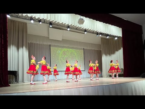 Видео: «Топотушки» – младшая группа, Образцовый коллектив ансамбль народного танца «Капельки», г.Кириши