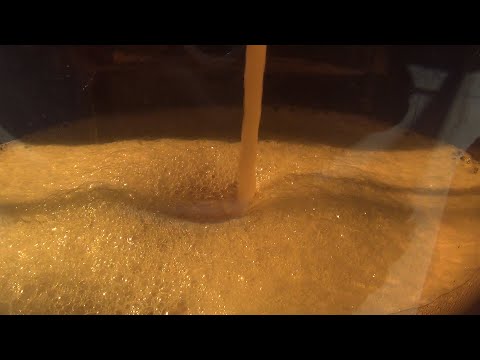 Видео: Кислое пиво рецепт. Берлинер Вайссе с лесными ягодами.