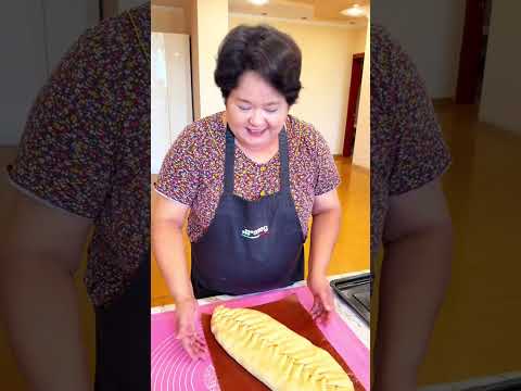 Видео: Пирог с курицей и сыром. Тесто просто сказка. Рецепт берите , не пожалеете