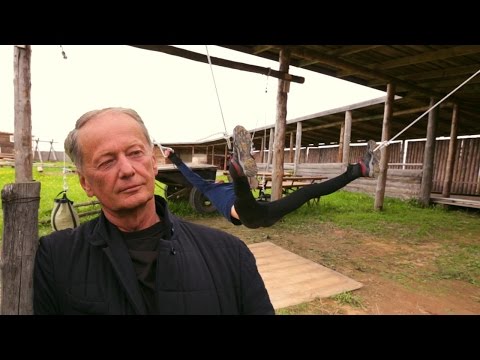 Видео: Михаил Задорнов. Древний тренажер для силачей