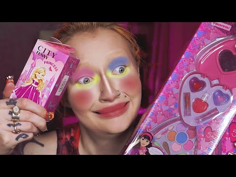 Видео: УЧУСЬ КРАСИТЬСЯ УЖАСНОЙ ДЕТСКОЙ КОСМЕТИКОЙ