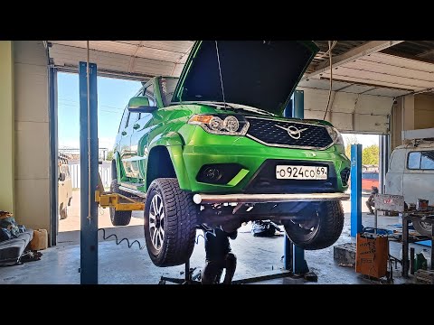 Видео: ПОШЁЛ В ОТРЫВ! Как рвёт металл креплений двигателя и трансмиссии на УАЗ Патриот от бездорожья