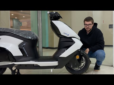 Видео: Электроскутер Zeeho AE 8 - какую модификацию выбрать?