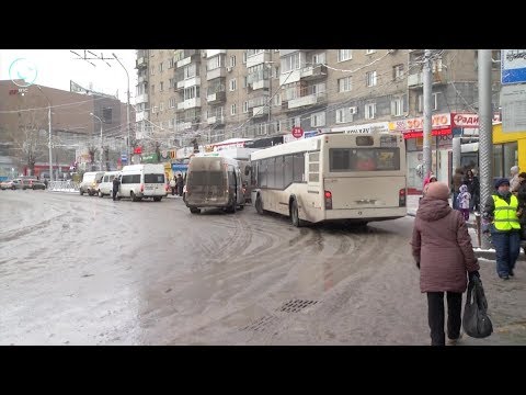 Видео: На площади Калинина автобусы разных маршрутов теперь не будут иметь общую остановку