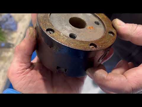 Видео: Реставрация токарного станка с ножным приводом 1900 года. Часть 1.