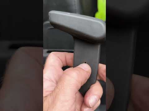 Видео: Трансформация салона, или как снять задний диван Опель Зафира б. ч.2.