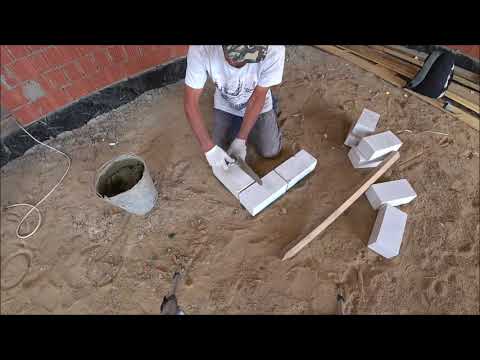 Видео: №2 учимся класть угол из кирпича с nivok111.