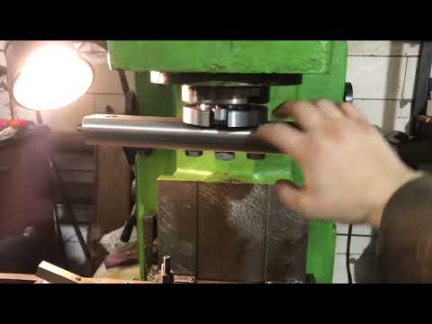 Видео: ИЗГОТОВЛЕНИЕ БАЛЕРИНКИ ДЛЯ ФРЕЗЕРОВКИ ГБЦ