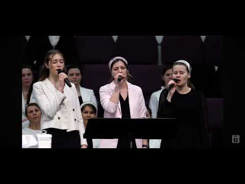 Видео: Пение трио: Господи всё ниже катимся