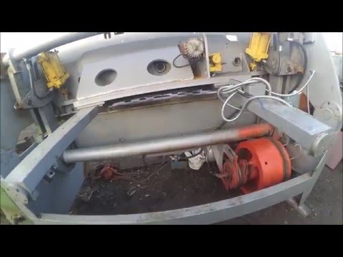 Видео: Как выставить зазор на гильотине НК3418