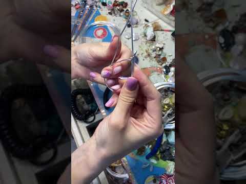 Видео: Основы работы с проволокой и камнями. 1 урок, изготовление кулона