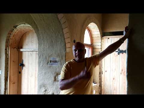 Видео: ЗБУДУВАТИ ДВОПОВЕРХОВИЙ БУДИНОК ЗА $5000?  (10х12м)