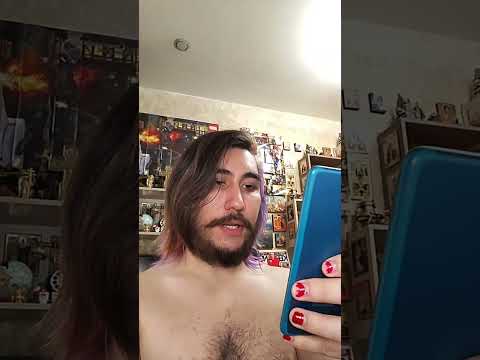 Видео: Крашу волосы, моюсь, делаю салат, говорю о настоящей страстной любви