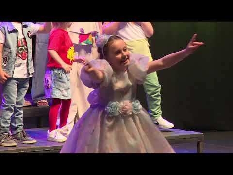 Видео: Антонија Смилкоска – Мамо мила