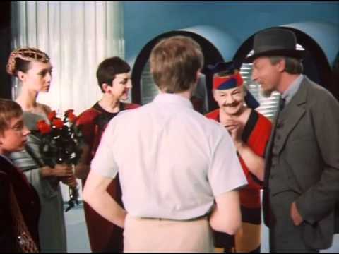 Видео: Гостья из будущего