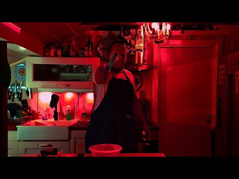 Видео: Жуткая пицца. Рецепт от бати. Хэлоуинский выпуск