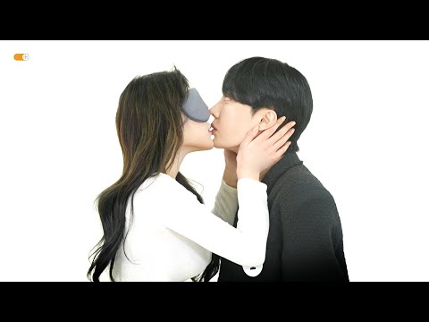 Видео: женщина, которая пробует и оценивает