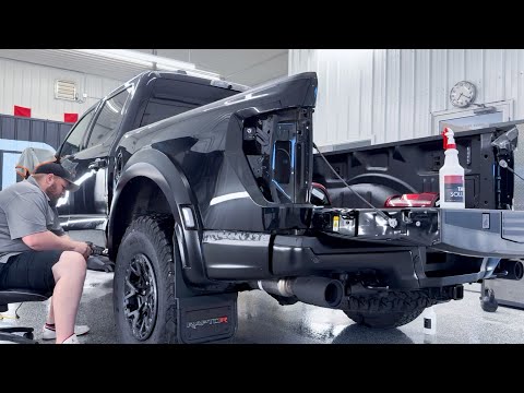 Видео: Установка пакетных ППФ Ford Raptor R на боковины кузова